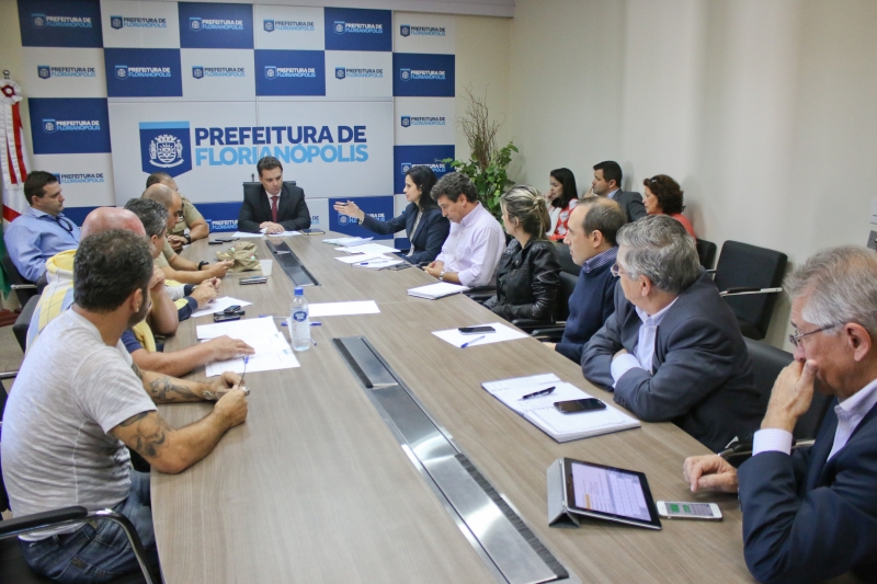 Prefeitura leva mutirão de serviços ao Monte Cristo