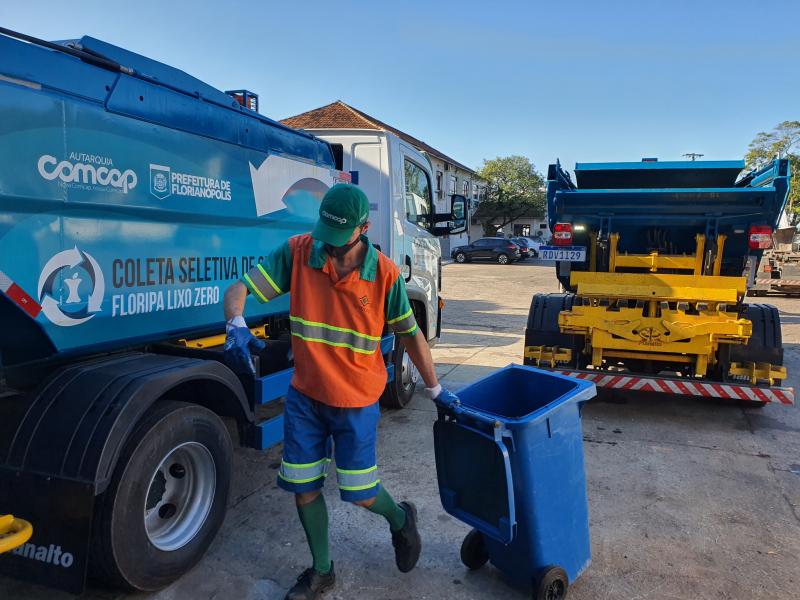 Floripa avança para a coleta porta a porta em quatro frações
