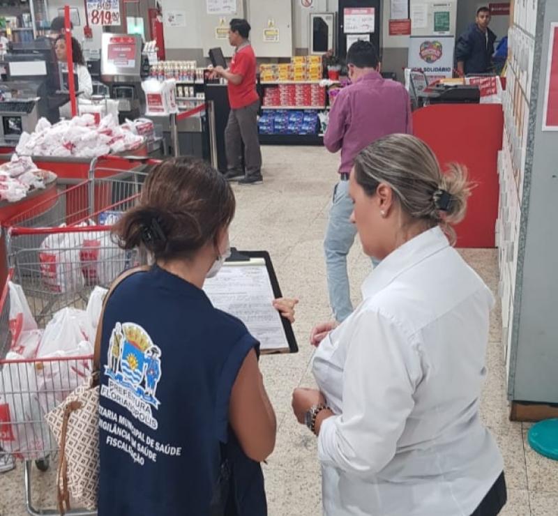 Prefeitura de Florianópolis fecha supermercado para desinfecção