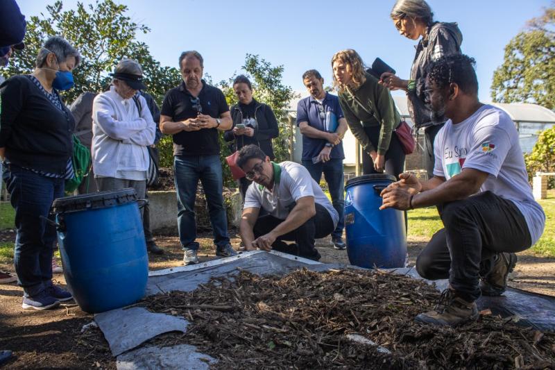 Floripa inova com pátios de compostagem remunerados e descentralizados