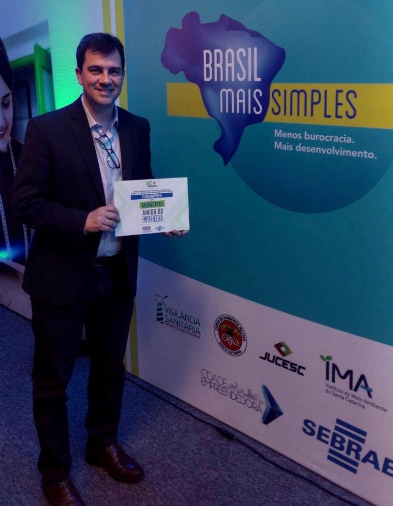 Prefeitura de Florianópolis recebe prêmio “Município Amigo do Empreendedor”