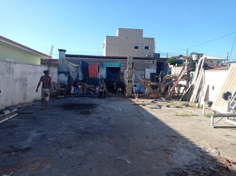 Prefeitura de Florianópolis recolhe mais de 23 toneladas de entulhos, em imóvel no Rio Vermelho