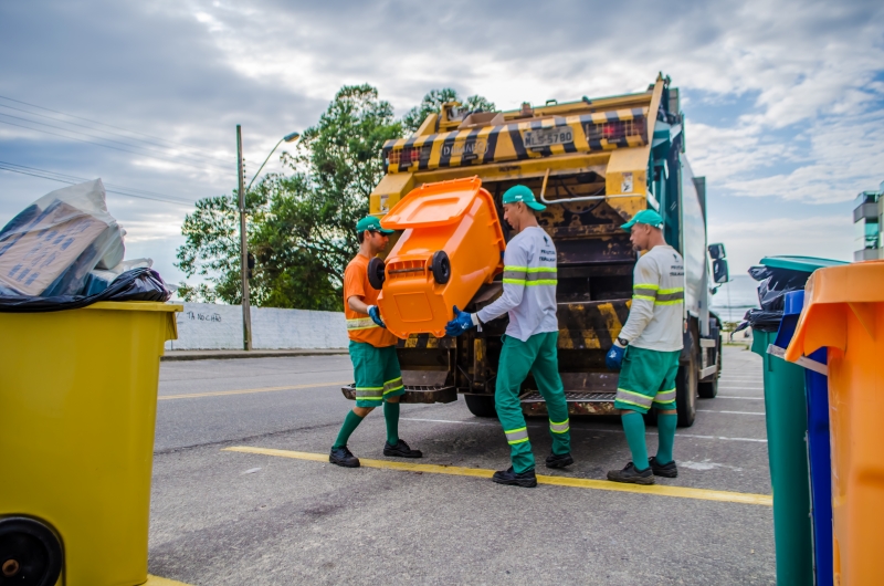 Dia do Gari: Experiência é a marca dos trabalhadores em limpeza urbana