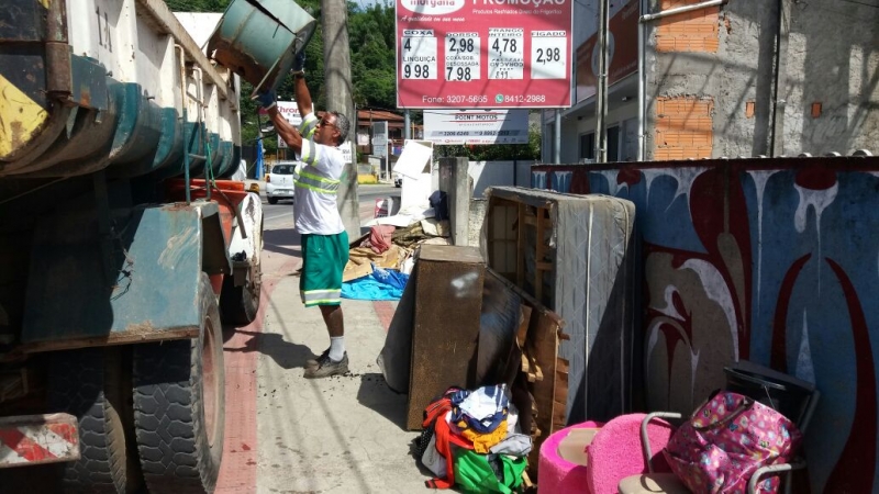 Força-tarefa recolhe 800 toneladas de resíduos volumosos