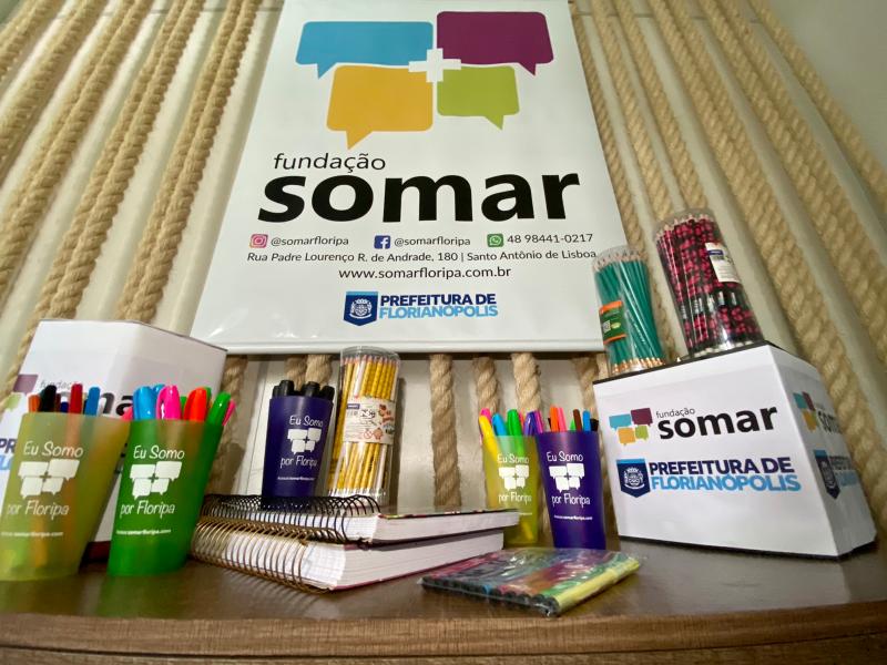 Somar Floripa realiza drive-thru solidário para arrecadar itens escolares