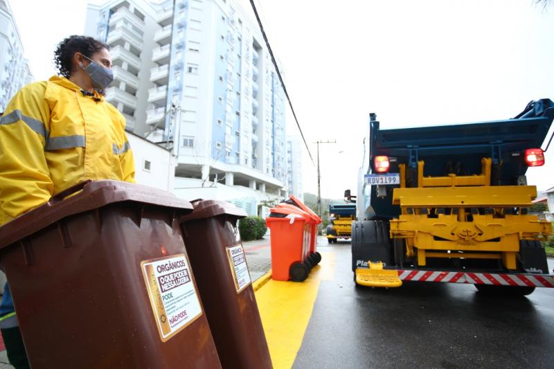 PMF faz sensibilização ambiental em condomínios para engajar usuários à seletiva flex de orgânicos