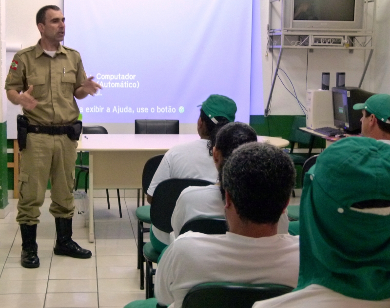 Sipat debate segurança no trânsito