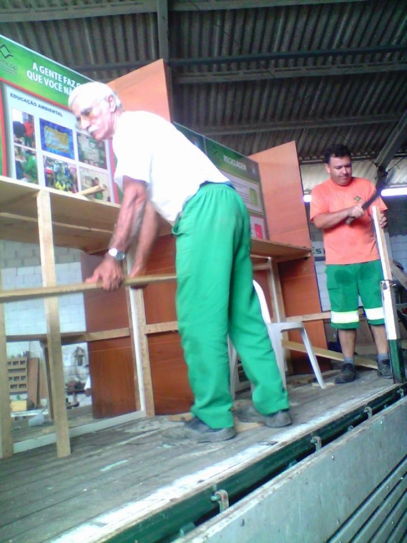 Reciclados viram arte na passarela Nego Quirido