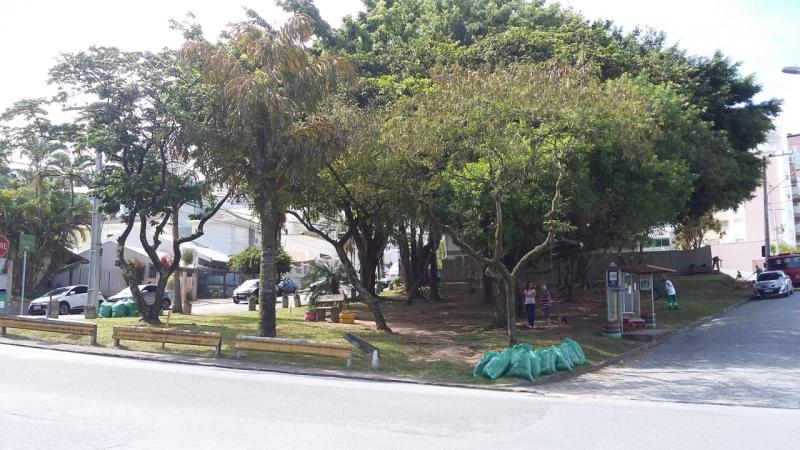 PMF desenvolve ações do Revitaliza Floripa no Abraão e Estreito