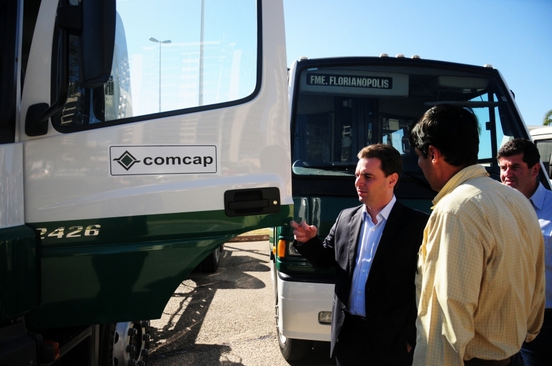 Comcap apresenta cinco novos caminhões