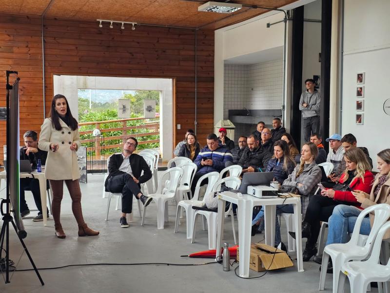 Indústria e comércio devem assumir responsabilidade pelo produto pós-consumo