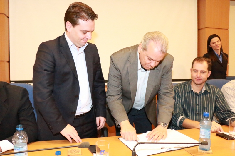 Prefeito dá posse a Acácio Garibaldi na Comcap