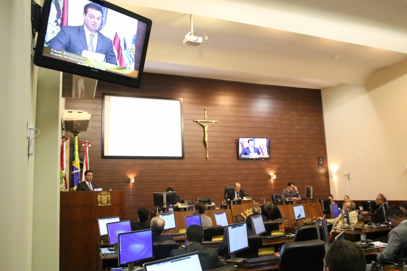 Prefeito pede apoio para aperfeiçoar projetos 