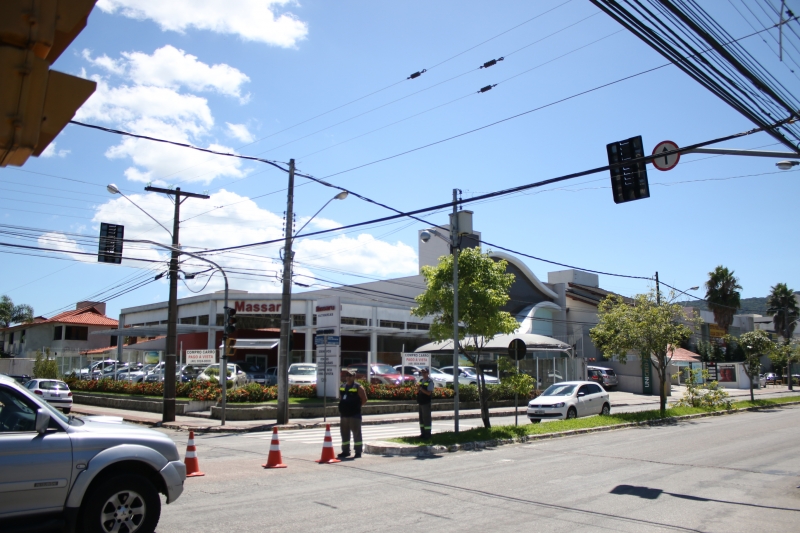 Semáforos terão sincronia para sol ou chuva