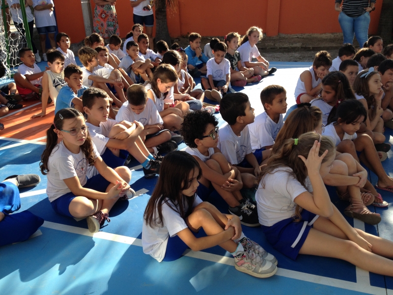 Barra do Sambaqui recebe escola reformada