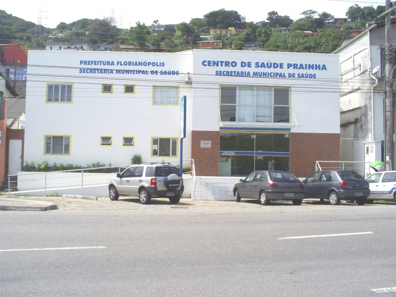 PMF inaugura reformas em dois centros de saúde