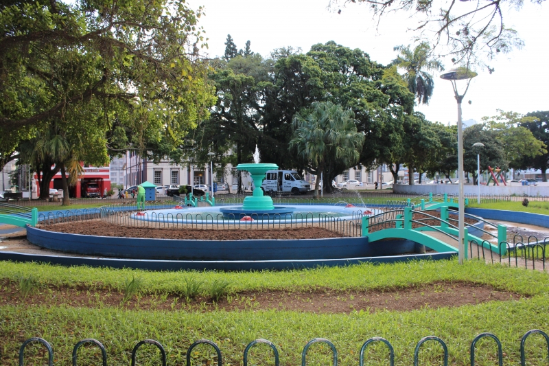 Praça Getulio Vargas passa por revitalização