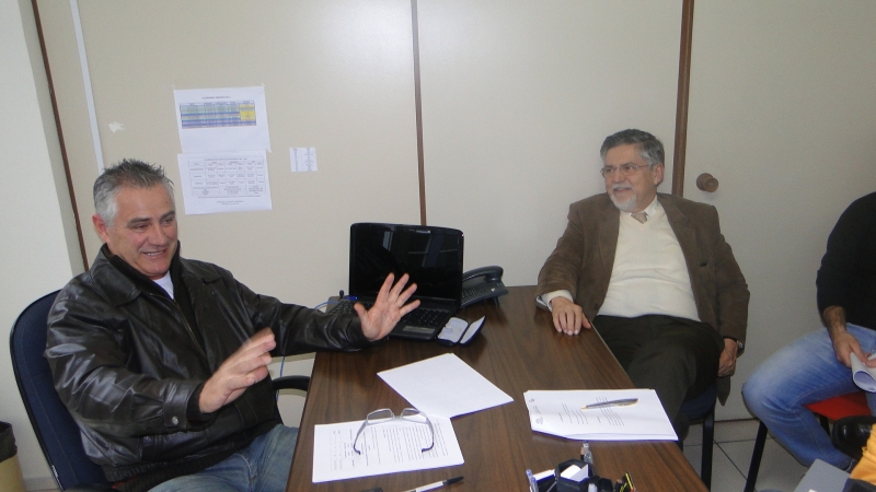 FME de Florianópolis e Secretária de Educação implantam projetos em conjunto.