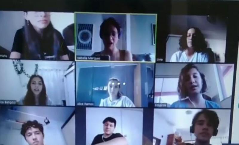 Estudantes da EBM Brigadeiro Eduardo Gomes passam a falar e escrever em francês