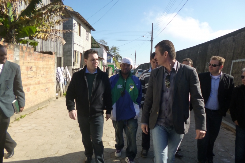Prefeitura vistoria Vila Aparecida na intenção de melhorar a drenagem do bairro