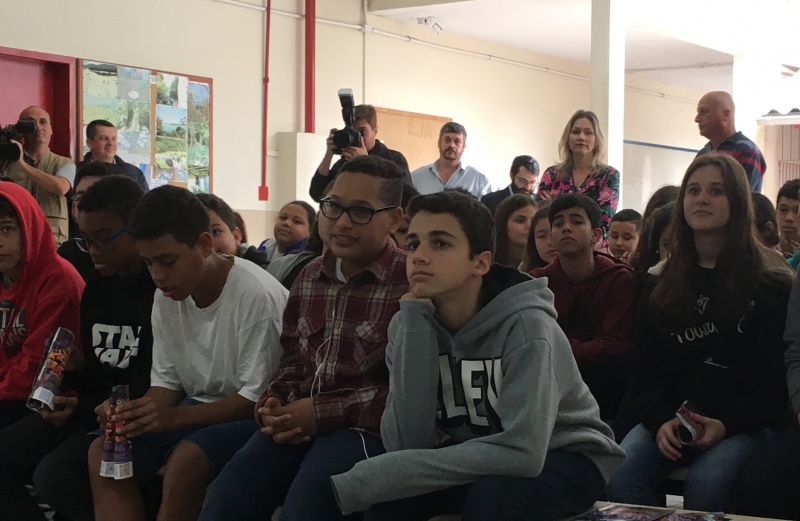 Oratória nas Escolas prepara alunos para falarem em público