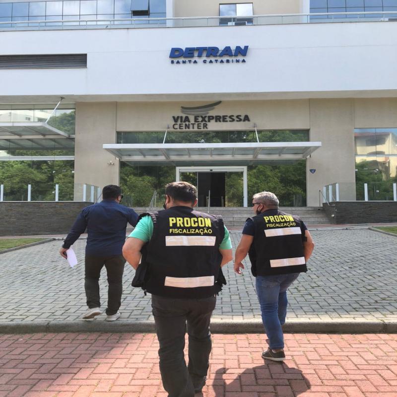 Procon solicita esclarecimentos de órgãos estaduais sobre a impossibilidade de parcelamento de débitos do IPVA