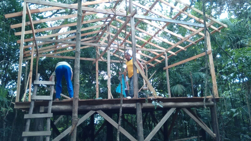 Construção irregular demolida pela Floram