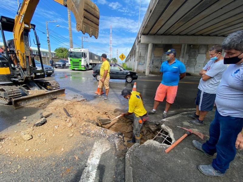 Prefeitura trabalha para recuperar ruas prejudicadas pelas chuvas