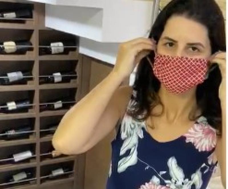 Prefeitura de Florianópolis incentiva que pessoas sem sintomas usem máscaras caseiras ao sair de casa 