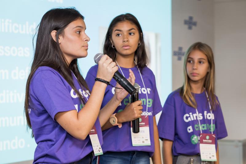 Estudantes criam app para ensinar e compartilhar notícias sobre Libras