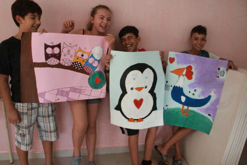 80 crianças participam de oficina de releitura de obras no Centro de Convivência do Itacorubi