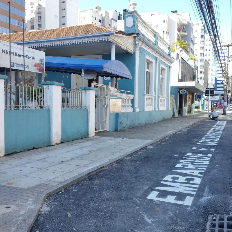 Prefeitura implanta áreas seguras para embarque e desembarque nas escolas 