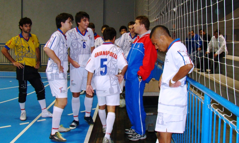 Florianópolis vence mais uma no futsal e se classifica para a etapa estadual  