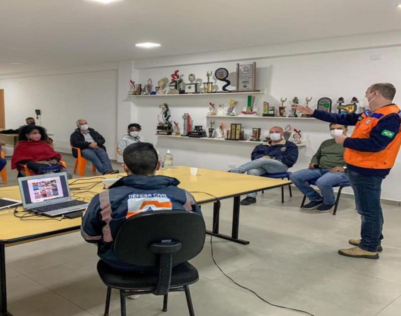 Defesa Civil de Florianópolis cria projeto para capacitar moradores na prevenção de desastres