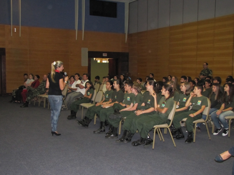 Departamento de Educação Ambiental realiza aula inaugural de curso da Polícia Militar Ambiental