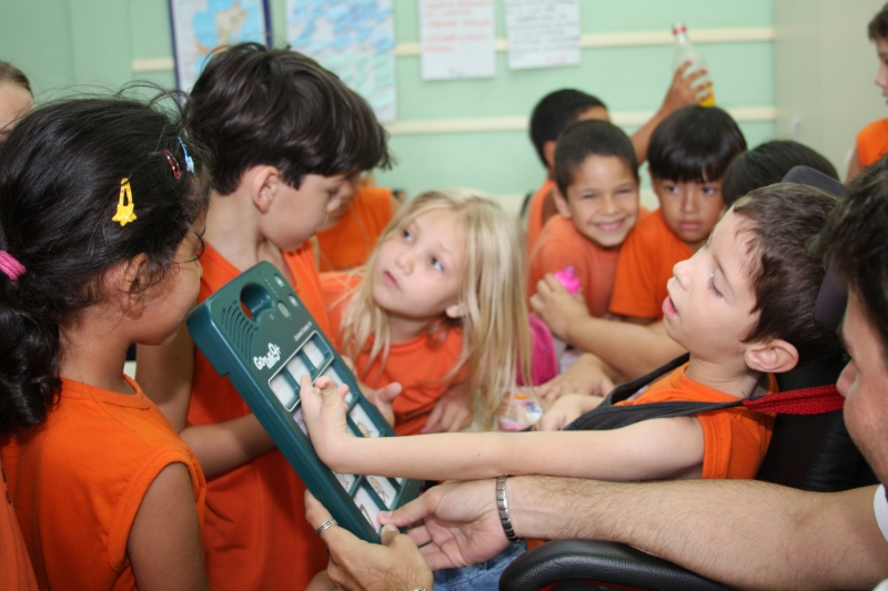 Escola debate inclusão de alunos com deficiência