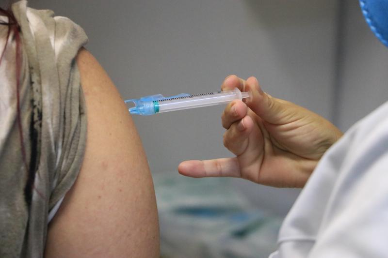 Florianópolis continua vacinação contra Covid-19 e Influenza nesta terça-feira, 2 de agosto