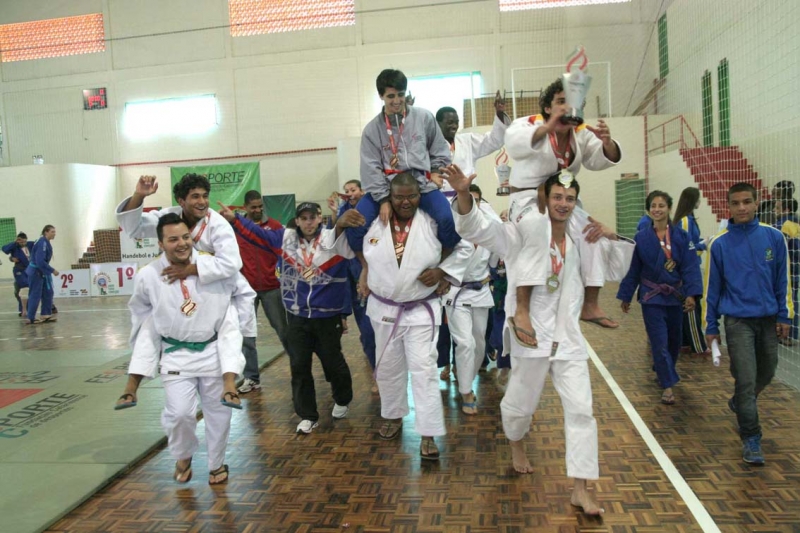 Florianópolis começa bem a 25º edição dos Joguinhos Abertos de Santa Catarina.
