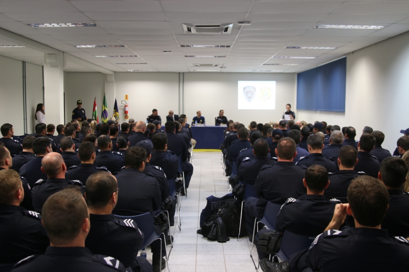 GMF conclui curso e retoma porte de armas