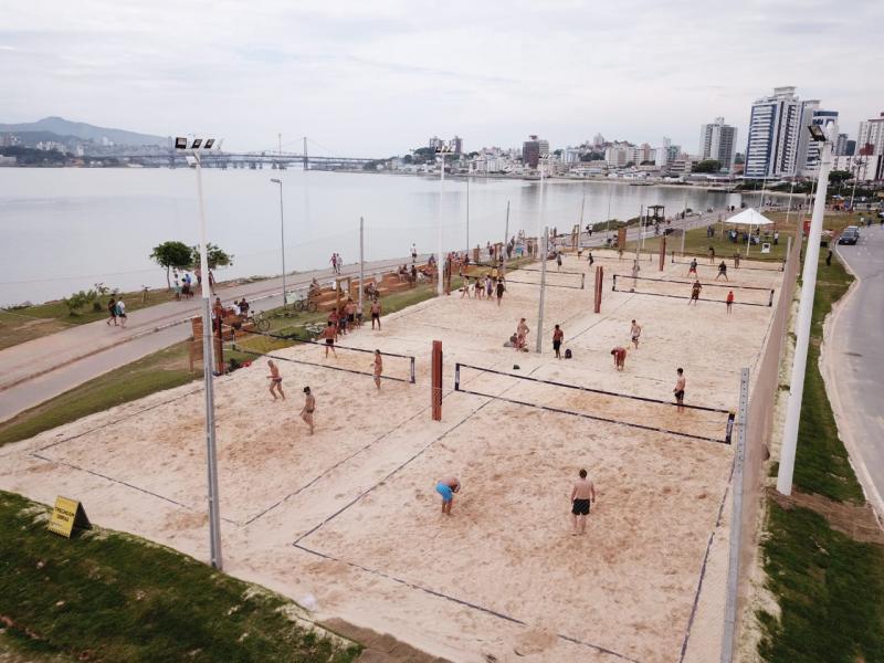 Prefeitura de Florianópolis entrega no SUPER DEZEMBRO Arena de Esportes da beira Mar Continental