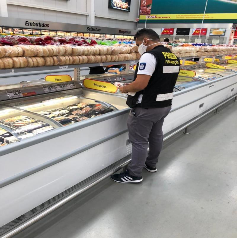 Desde março, Procon apreendeu mais de meia tonelada de alimentos