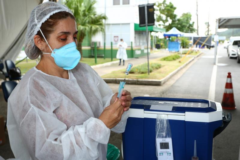 Florianópolis amplia vacinação para autônomos da Saúde