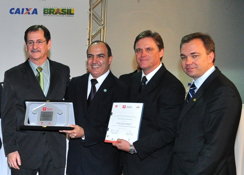 Prefeitura de Florianópolis recebe dois prêmios nacionais de habitação