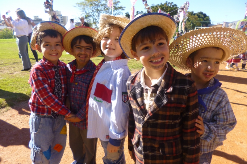 Festa Junina arrecada livros no Continente