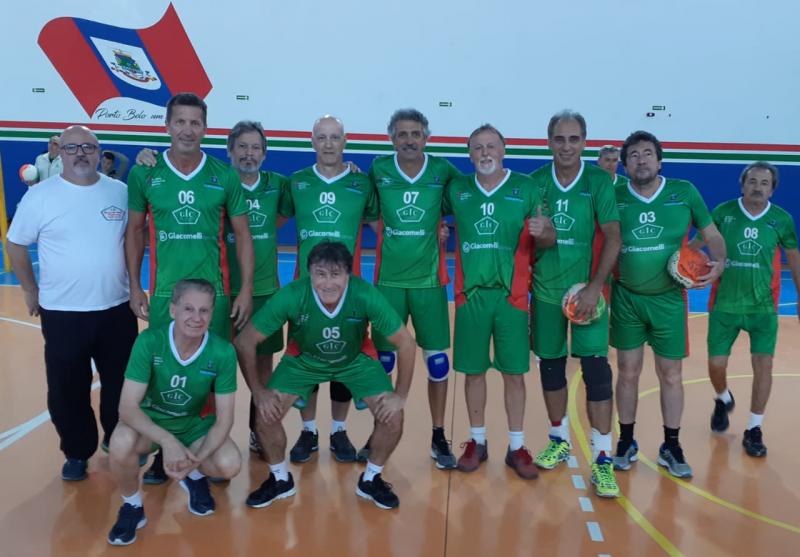Grupo de Idosos apoiado pela Prefeitura de Florianópolis vence segunda etapa estadual de campeonato de vôlei da terceira idade