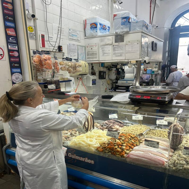 Serviço de Inspeção Municipal avalia segurança dos alimentos comercializados pelo Mercado Público