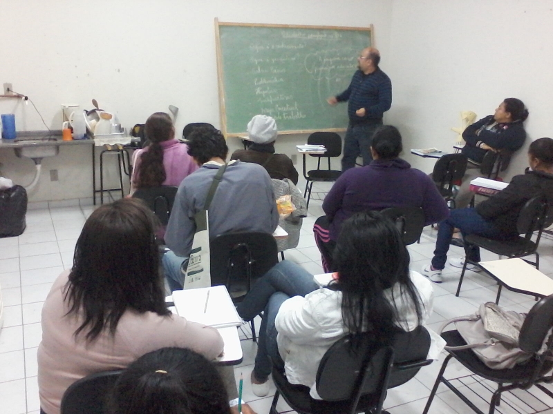 Programa une trabalho e escola em Florianópolis