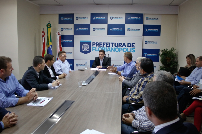 Prefeito alerta sobre dificuldades de repasses