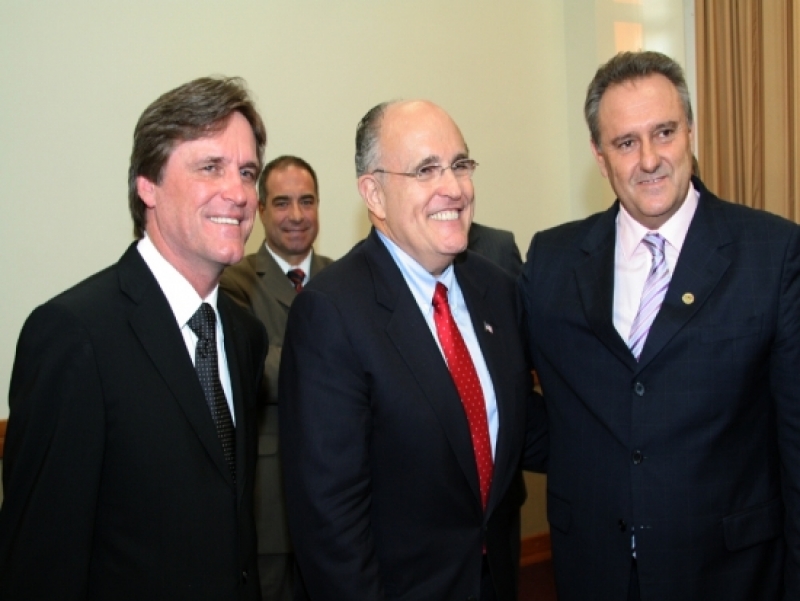 Dário recebe Rudolph Giuliani
