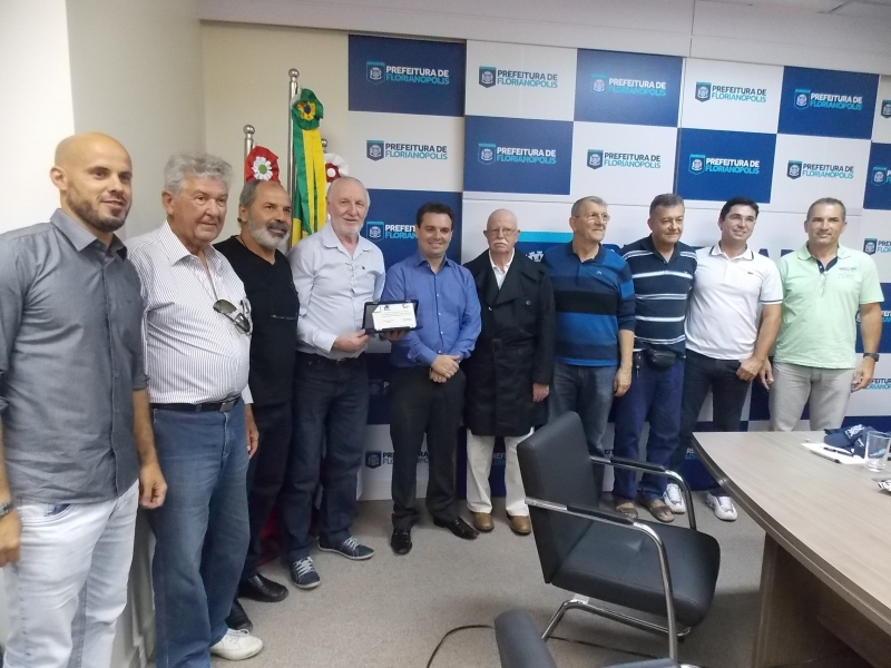 Prefeitura homenageia 100 anos do Riachuelo